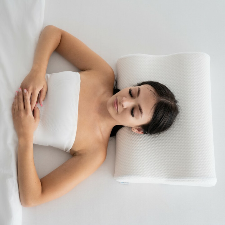 Ergonominen ortopedinen muotoiltu niskatyyny